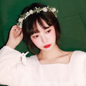 微信最新唯美清新俏皮风女生头像