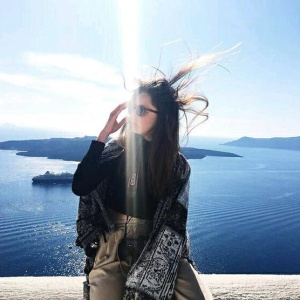 微信最新唯美清新俏皮风女生头像