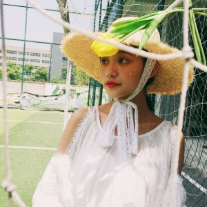 微信最新唯美清新俏皮风女生头像