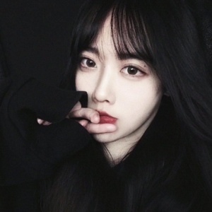 微信最新唯美清新俏皮风女生头像