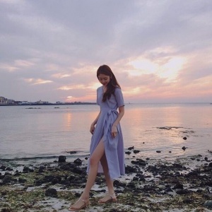 微信最新唯美清新俏皮风女生头像