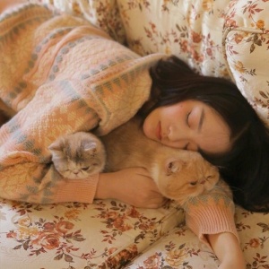 微信最新唯美清新俏皮风女生头像