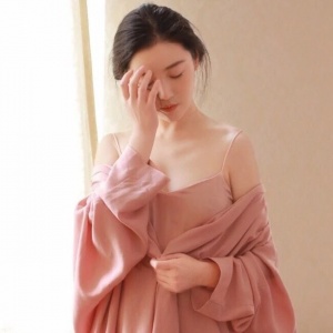 微信最新唯美清新俏皮风女生头像