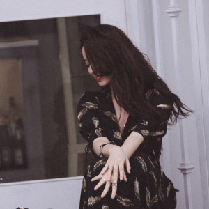 微信最新唯美清新俏皮风女生头像