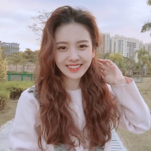 微信最新唯美时尚霸气女生头像