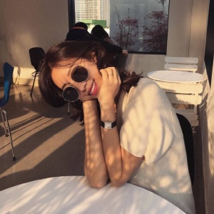 微信最新唯美时尚霸气女生头像