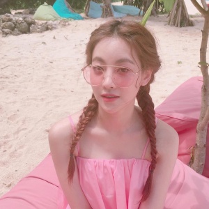 微信最新小清新阳光可爱女生头像