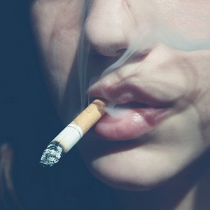 微信高冷非主流意境女生头像