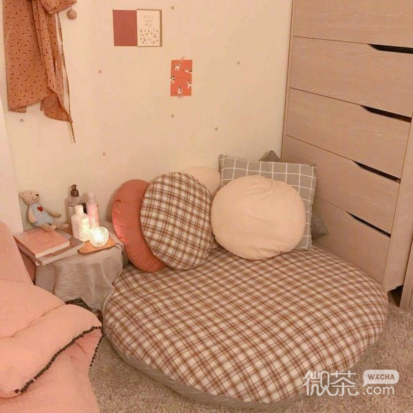 微信治愈系少女房间朋友圈配图