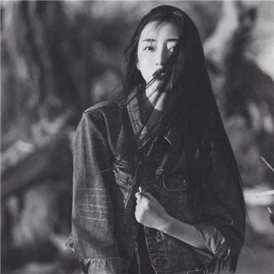微信黑白寂寞伤感女生头像