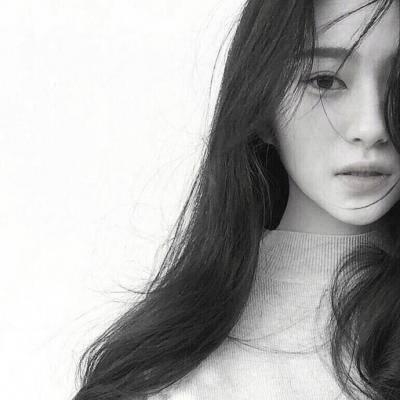 微信黑白寂寞伤感女生头像