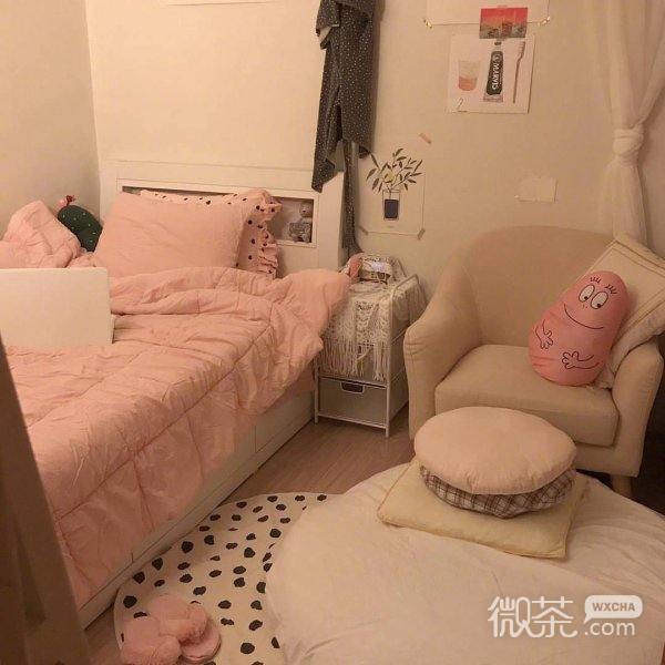 微信治愈系少女房间朋友圈配图