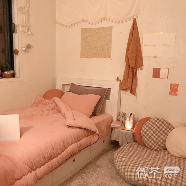 微信治愈系少女房间朋友圈配图