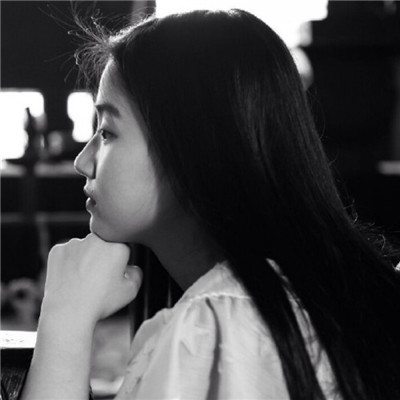 微信黑白寂寞伤感女生头像