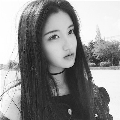 微信黑白寂寞伤感女生头像