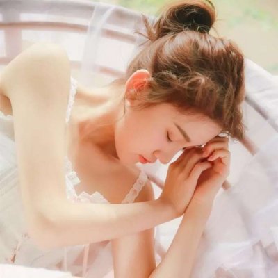 微信暖色调女生头像