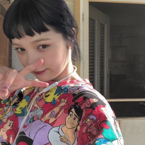 微信时尚俏皮女生头像