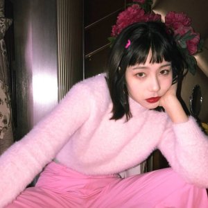 微信时尚俏皮女生头像