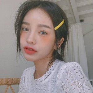 微信最新阳光清新女生头像
