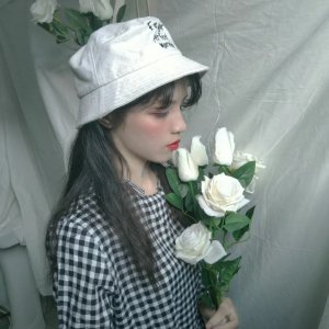 微信最新阳光清新女生头像