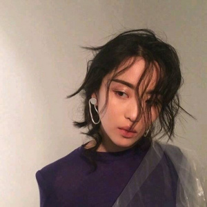 青春阳光简约微信女生头像