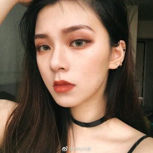 青春阳光简约微信女生头像