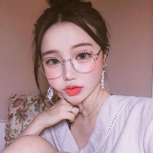 微信最新阳光清新女生头像