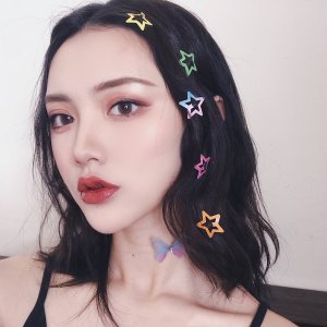 微信时尚俏皮女生头像