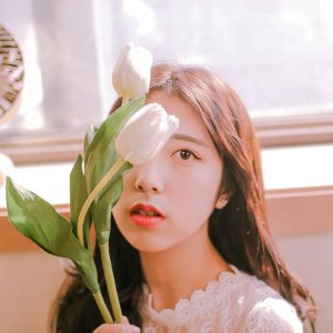 微信最新阳光清新女生头像
