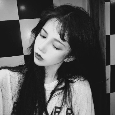 微信高清黑白女生头像