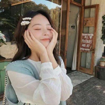 微信唯美清新女生头像