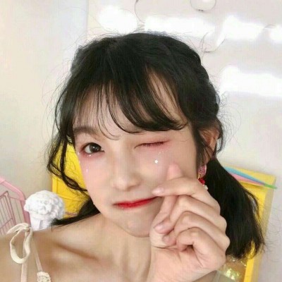 妖娆黑白女生凄美女生头像合集下载
