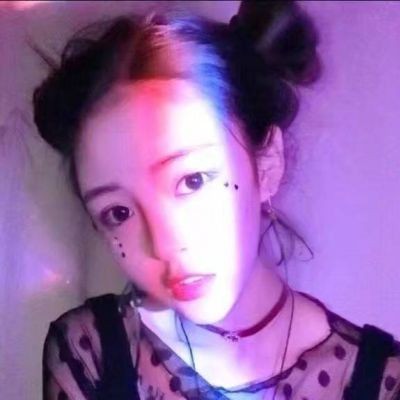 微信带彩虹女生头像