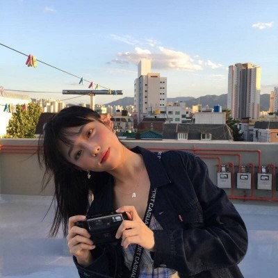 微信搞怪气质女生头像