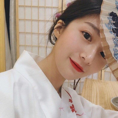 微信搞怪气质女生头像