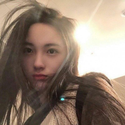微信搞怪气质女生头像