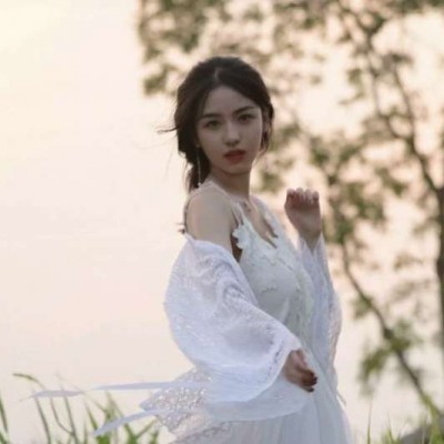 微信高冷气质女生头像