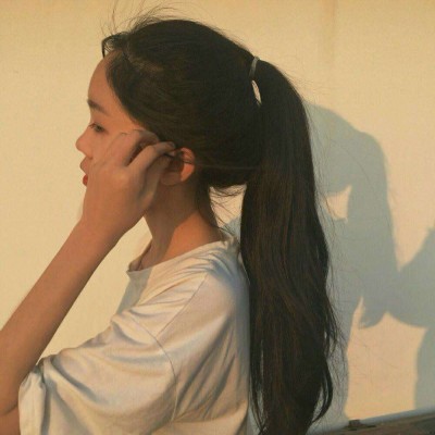 俏皮好看的微信气质长发女生头像合集下载
