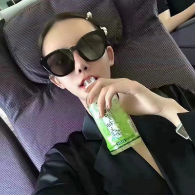 2019微信超有气质的微信长发女生头像合集下载