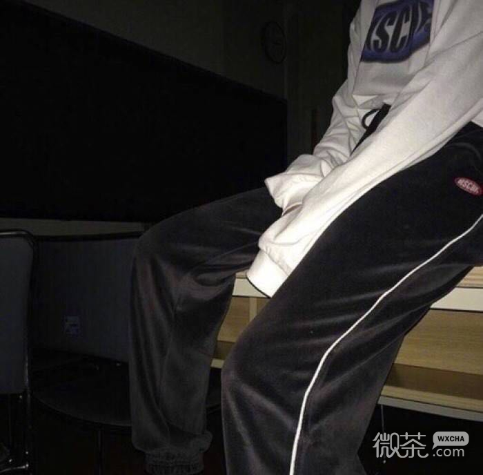 微信好看非主流冷酷性感男生头像
