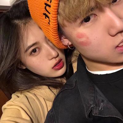 微信甜蜜搞怪浪漫情侣头像