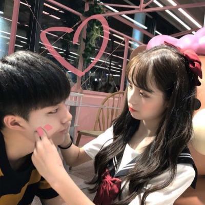 微信甜蜜搞怪浪漫情侣头像