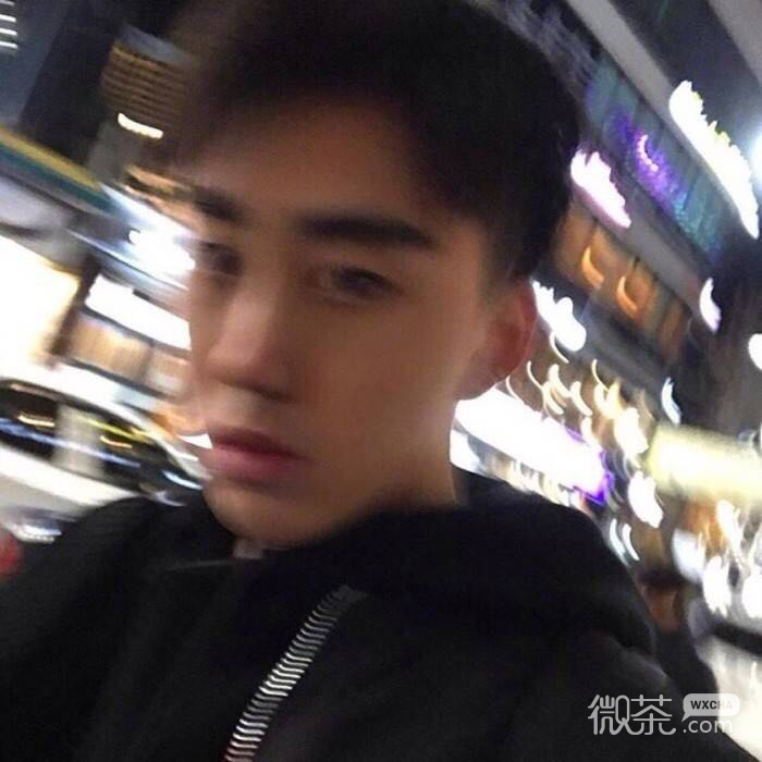微信好看非主流冷酷性感男生头像