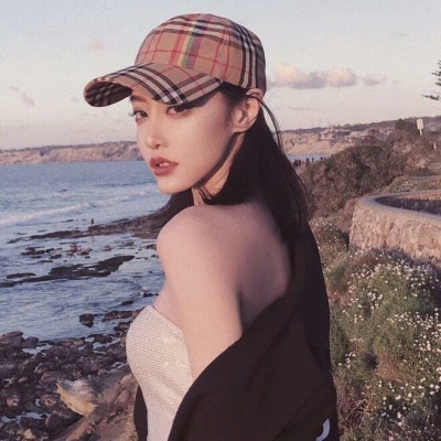 2019微信超有气质的微信长发女生头像合集下载