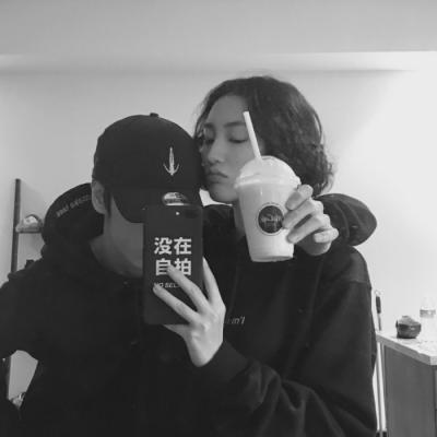 微信甜蜜搞怪浪漫情侣头像