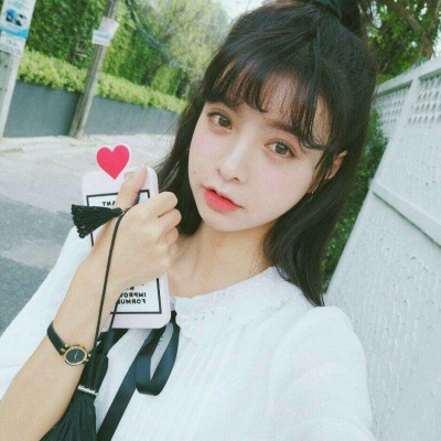 非主流唯美的邻家女孩系列微信头像合集下载