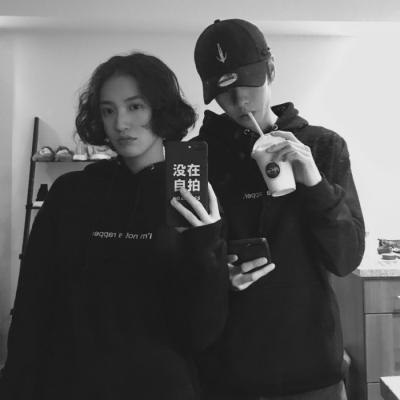 微信甜蜜搞怪浪漫情侣头像