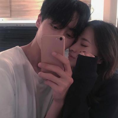 微信甜蜜搞怪浪漫情侣头像