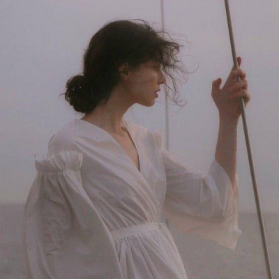 唯美小清新风景主题微信女生背影头像下载