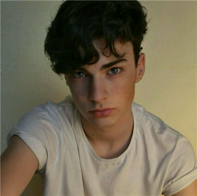 微信霸气冷酷欧美男生头像